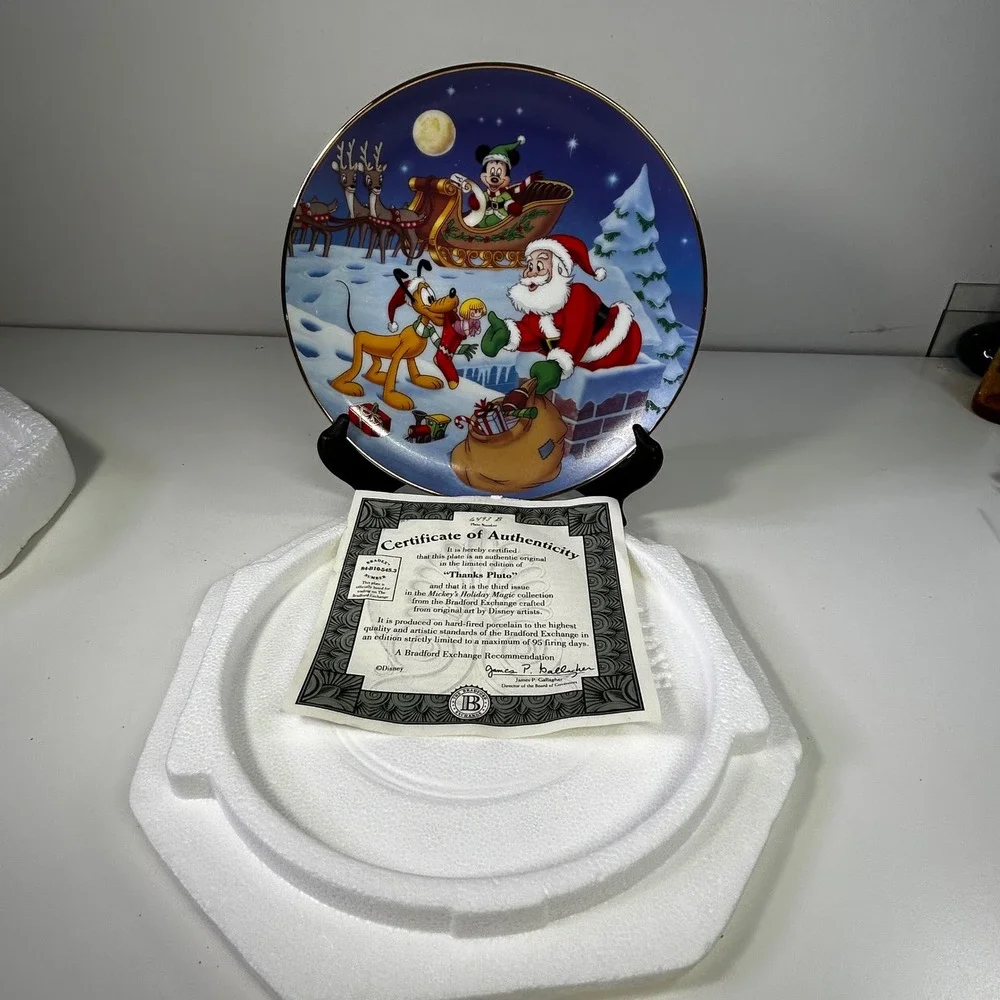 Bradford Exchange Disney Thanks Pluto Mickey Holiday Magic Collector Plate 8